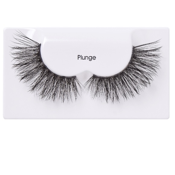 Kiss Lash Couture XL Collection - Two Sets + Striplash Adhesive - Picture 2 of 7